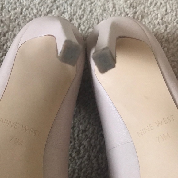 Two pairs of Nine West pumps size 7.5 - Picture 6 of 7